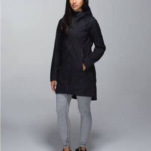 Lululemon right as rain jacket size 4